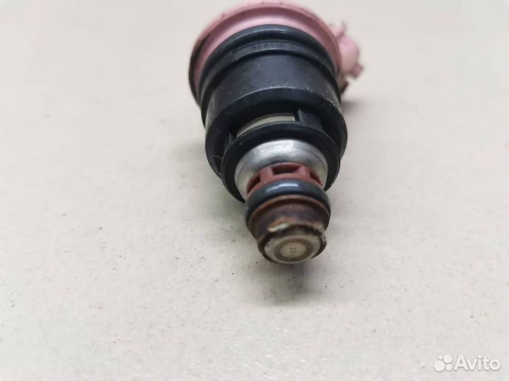 Форсунка инжекторная электрическая Nissan Cedric Y