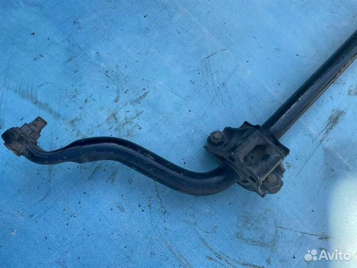 Стабилизатор передний A1643231265