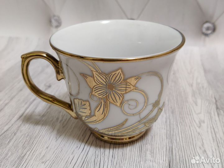 Чашка с блюдцем золотые