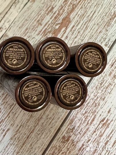 Hourglass Помады