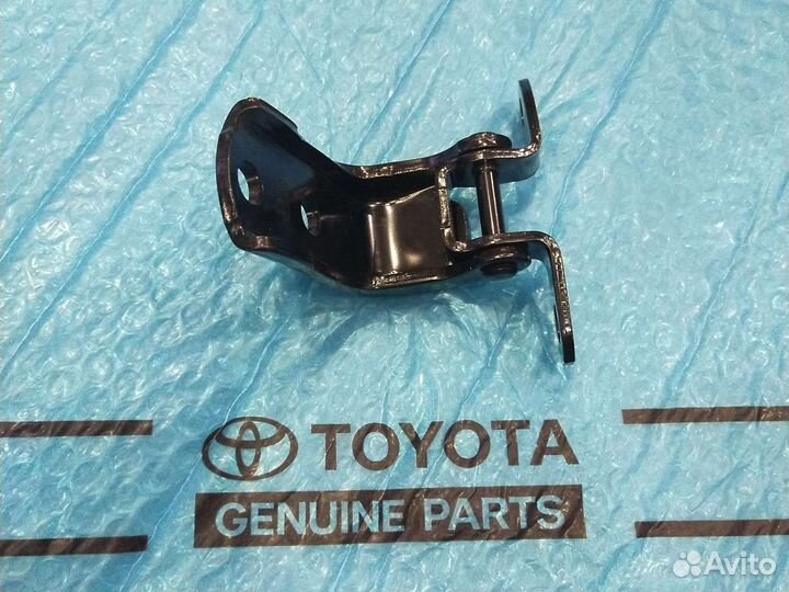 Петля двери Venza задней правой нижняя 68770-04010