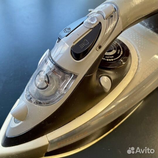 Утюг Philips Azur GC4870