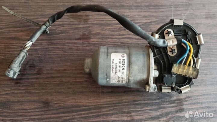 Мотор на трапецию стеклоочистителя