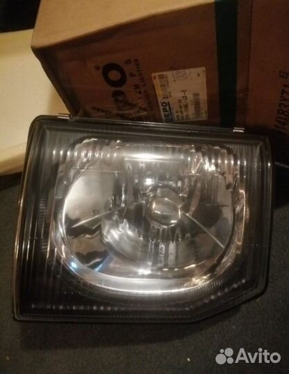 Передние фары mitsubishi pajero v44-45