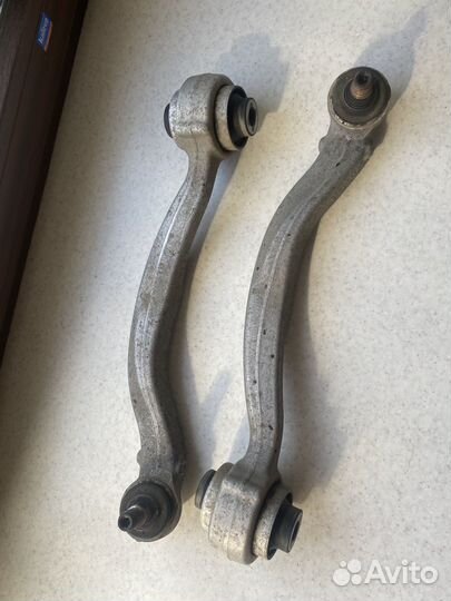 Опора двигателя mercedes w204 2042404217