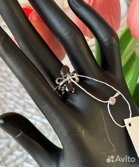 Новое кольцо гранаты серебро 925 VG