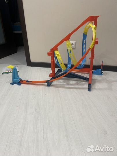 Гоночный трек hot wheels