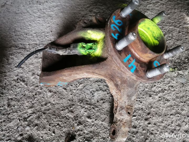 Ступица передняя правая Ford Focus 2 палец 21