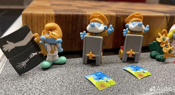 Киндер сюрприз смурфики 2022