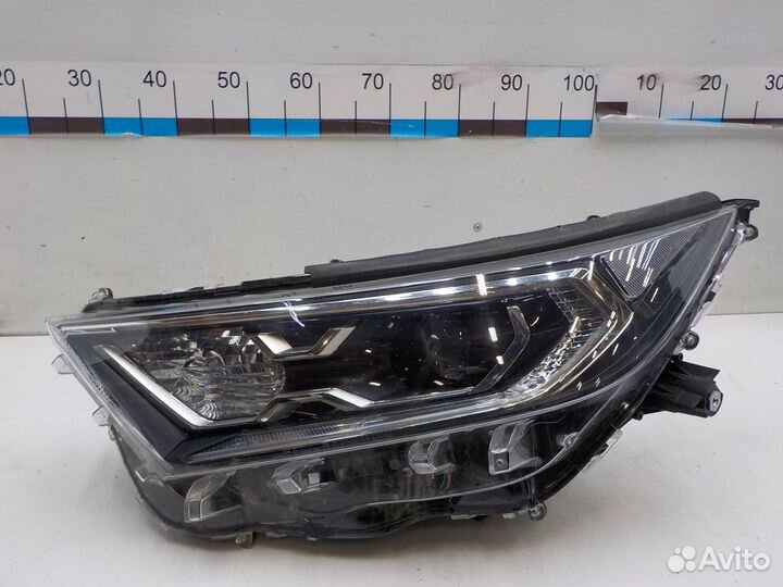 Фара левая Toyota RAV4
