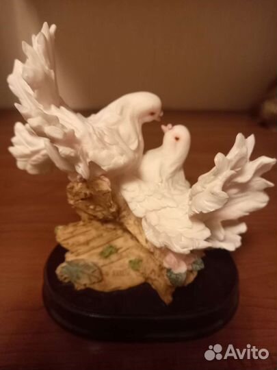 Статуэтка голубь