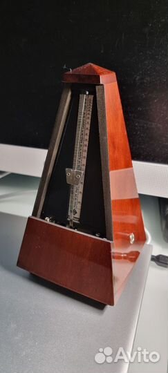 Метроном Wittner махагони