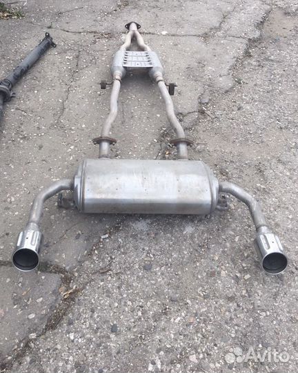 Стоковый выхлоп Infiniti Q50