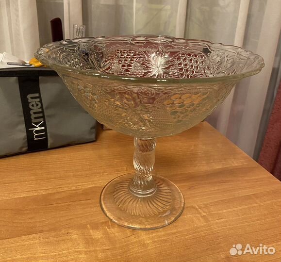 Новая ваза для фруктов на ножке