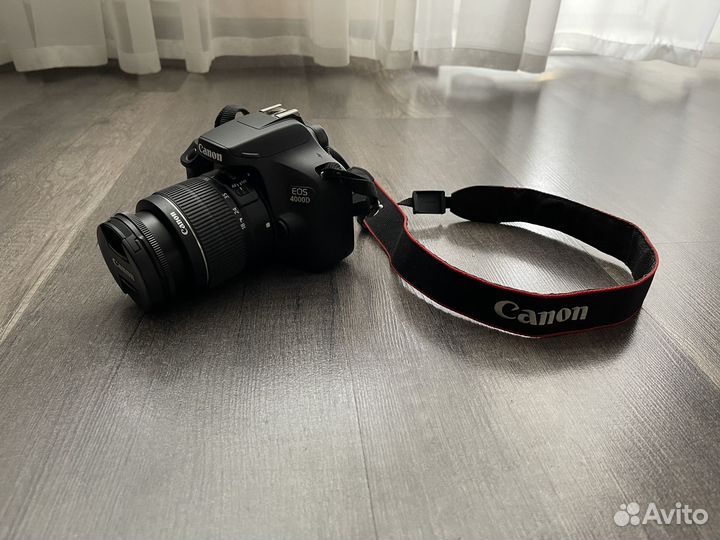 Зеркальный фотоаппарат Canon EOS 4000D