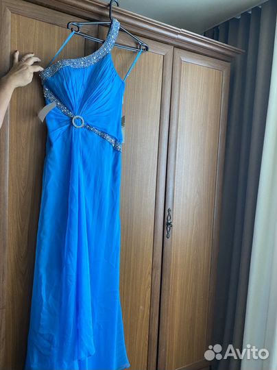 Платье вечернее