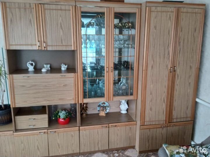 Стенка в гостиную бу