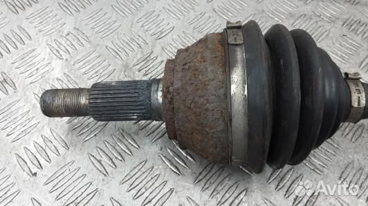 Привод передний правый audi Q7 (MUK25N101)