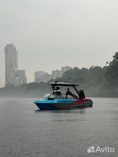 Катер буксировщик Malibu LSV 23