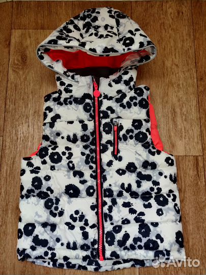 Жилет с капюшоном р-р 110-122