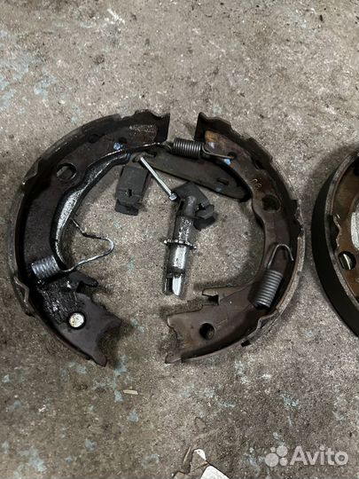 Механизм стояночного тормоза Toyota Celica ZZT231