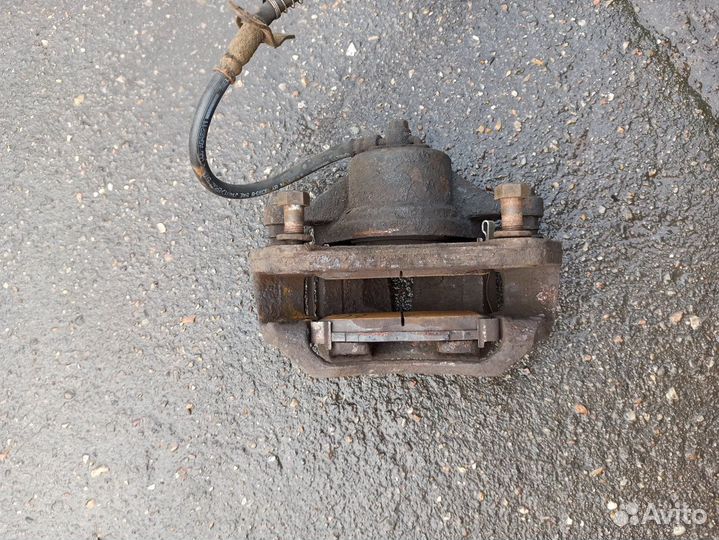 Суппорт передний правый Kia Ceed 2008