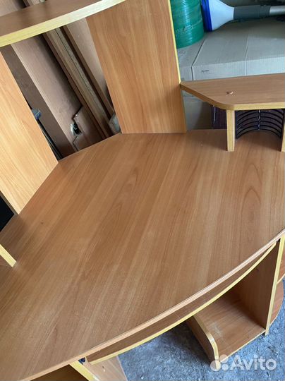 Компьютерный стол