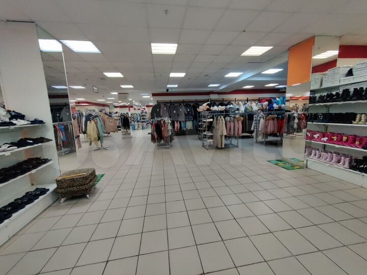 Торговая площадь, 990 м²