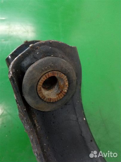 Рычаг подвески передний правый Mitsubishi Pajero