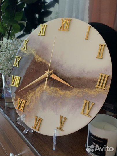 Часы настенные из эпоксидной смолы