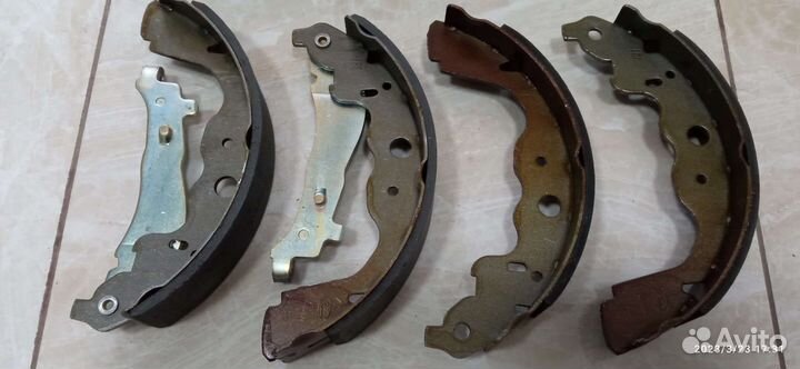 Тормозные колодки задние новые
