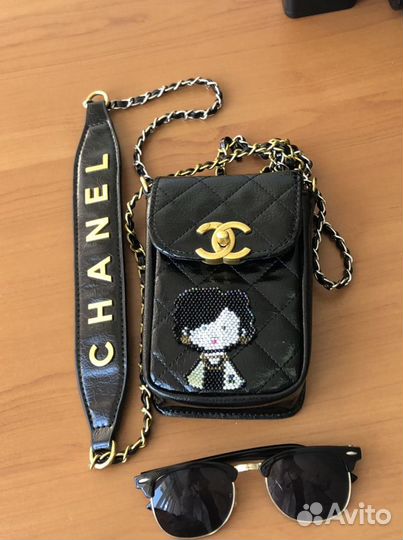 Брошь из бисера chanel