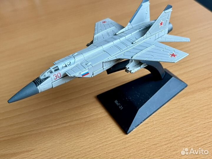 Модели легендарных самолетов набор