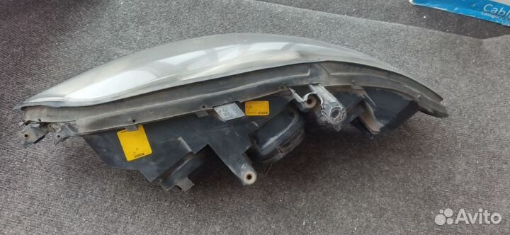 Фара ксеноновая Опель Вектра Б универсал правая