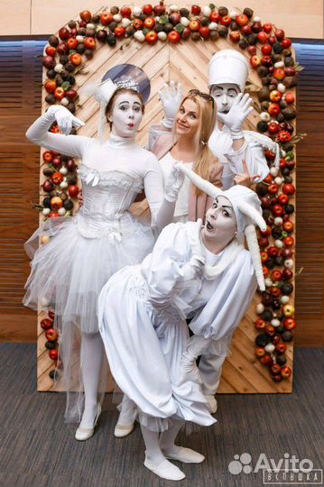 Фьеки. Мимы. Ходулисты. Живые статуи. Леди фуршет