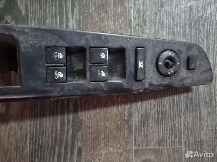 Блок управления стеклоподъемниками Kia Ceed ED