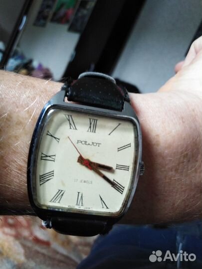 Наручные советские часы