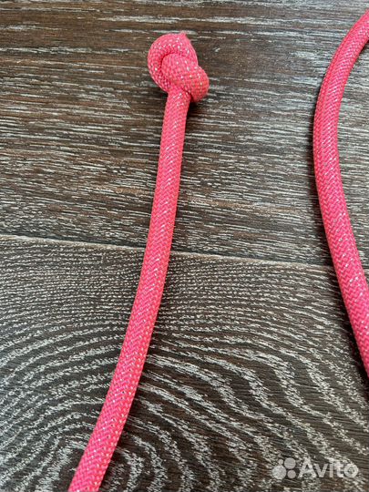 Гимнастическая скакалка