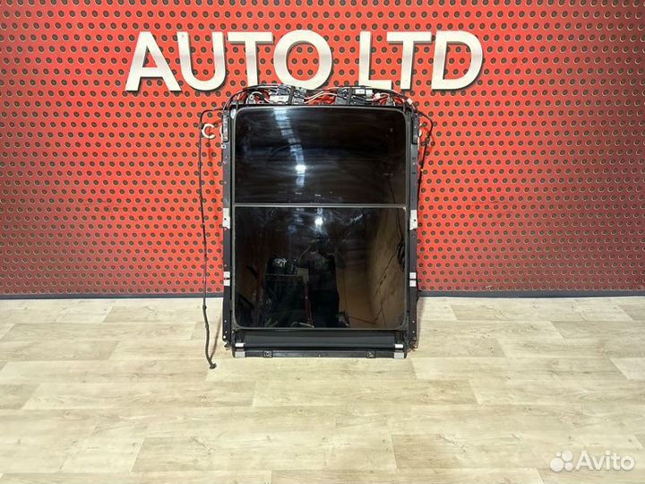 Стекло панорамной крыши Jeep Grand Cherokee WK2