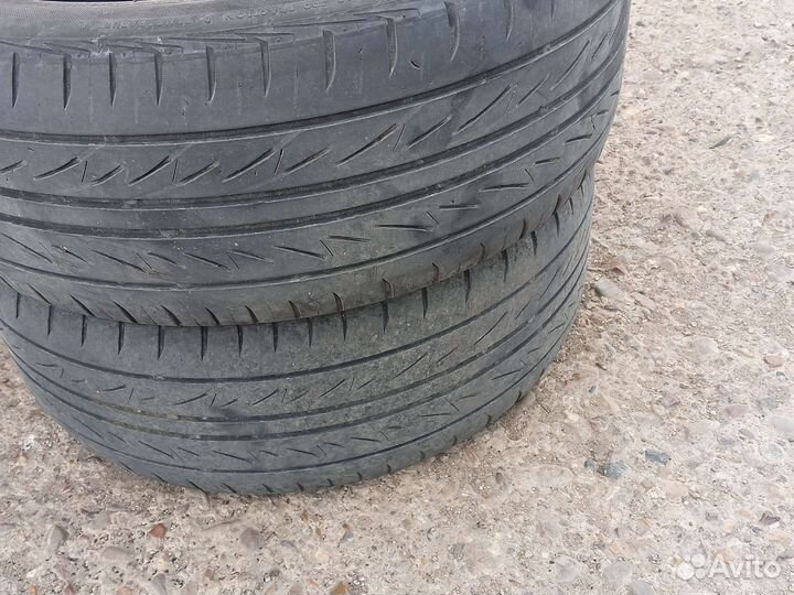 Bridgestone MY-02 Sporty Style 215/50 R17