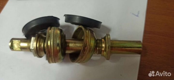 Каретка под клин на Аист с резьбовым валом