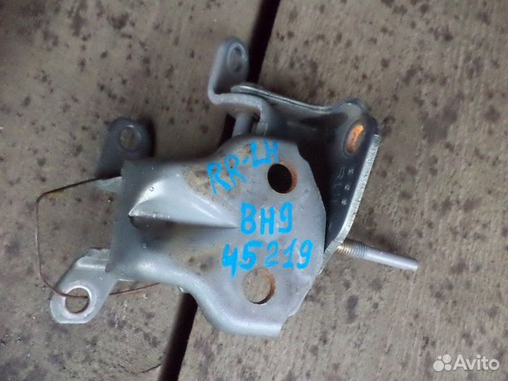 Петля двери задняя левая Subaru Legacy Lancaster