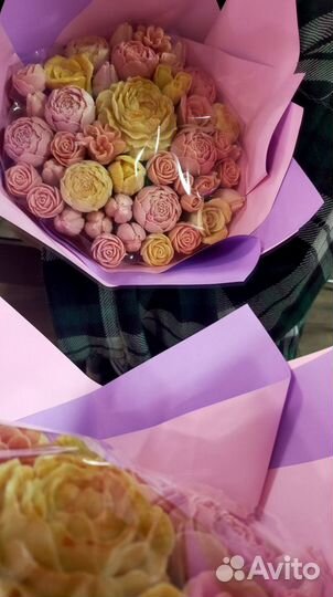 Шоколадные букеты из роз, пионов и др