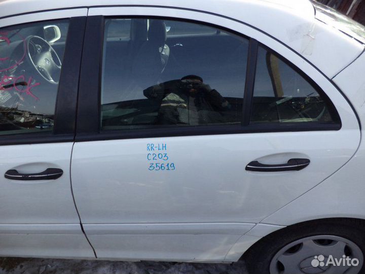 Дверь задняя левая Mercedes-Benz C180 W203 271.946