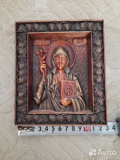 Резные иконы из дерева