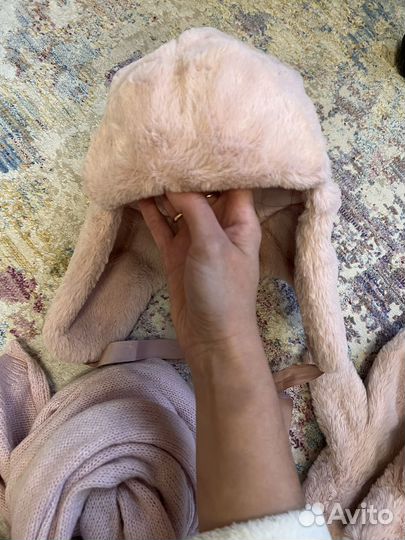 Шапка женская (комплект с шарфом и варежками)