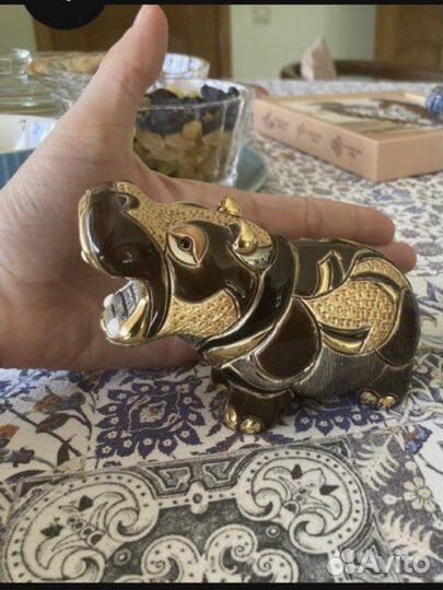 Статутка De Rosa, Уругвай, бегемотик большой