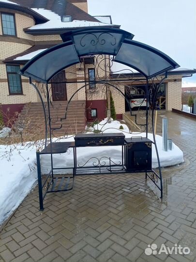 Кованые мангалы с крышей