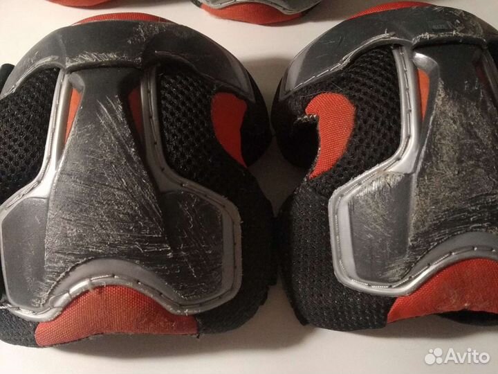 Защита для роликов и коньков