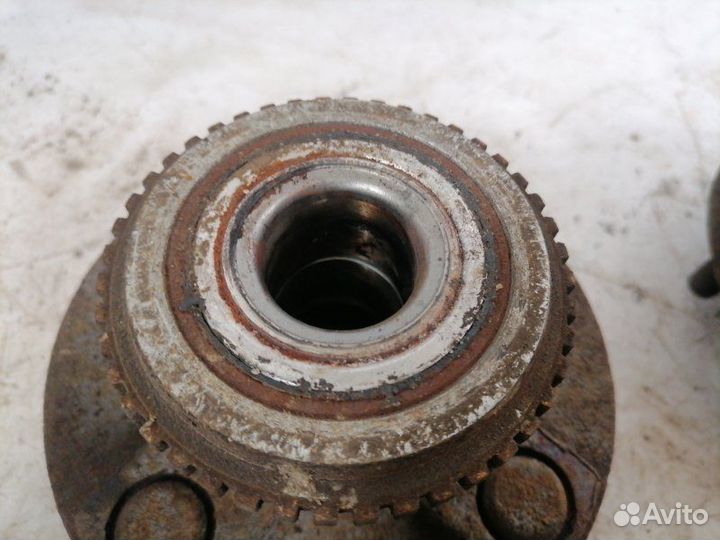 Ступица задняя Nissan Primera P11 2.0 16V 1999